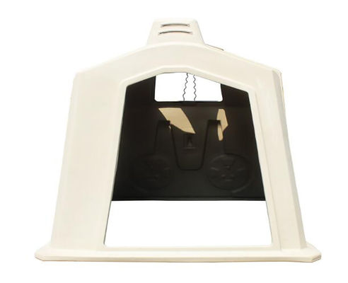 I ripari del vitello della plastica di polietilene dell'azienda lattiera intimoriscono il cottage sparso